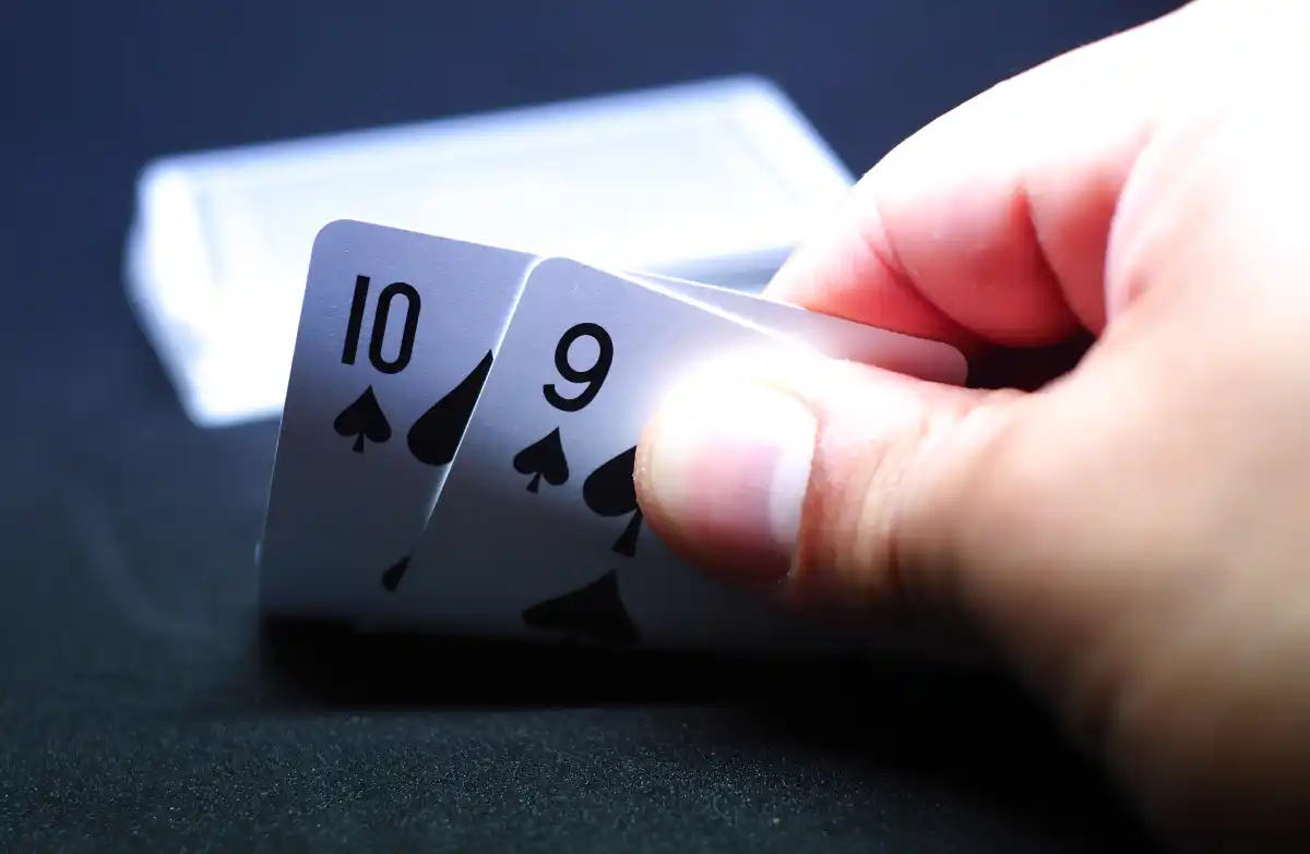 Read more about the article Card Counting vs Advantage Play